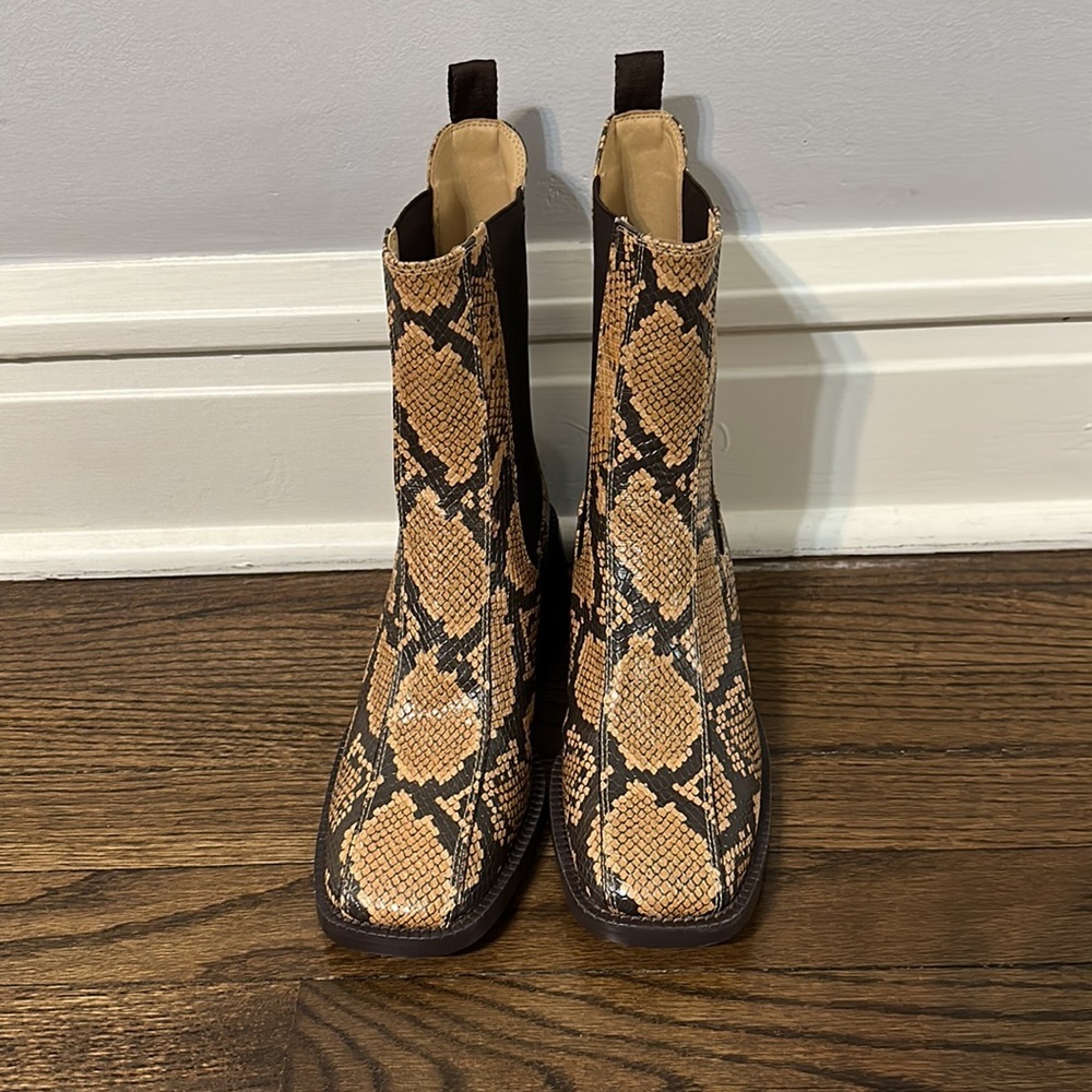Sam Edelman Women's Dasha Textured Pull On Short Boots Size 8M - Picture 6 of 13